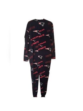 New England Patriots NFL Team Apparel Unisex Adult ONESIE footed GRIP Pajamas LG